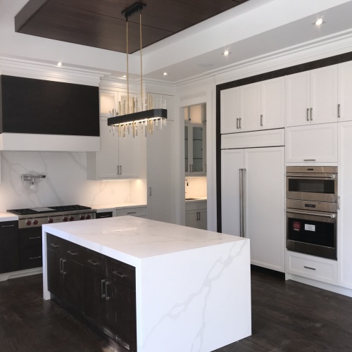 Two toned Transitional kitchen