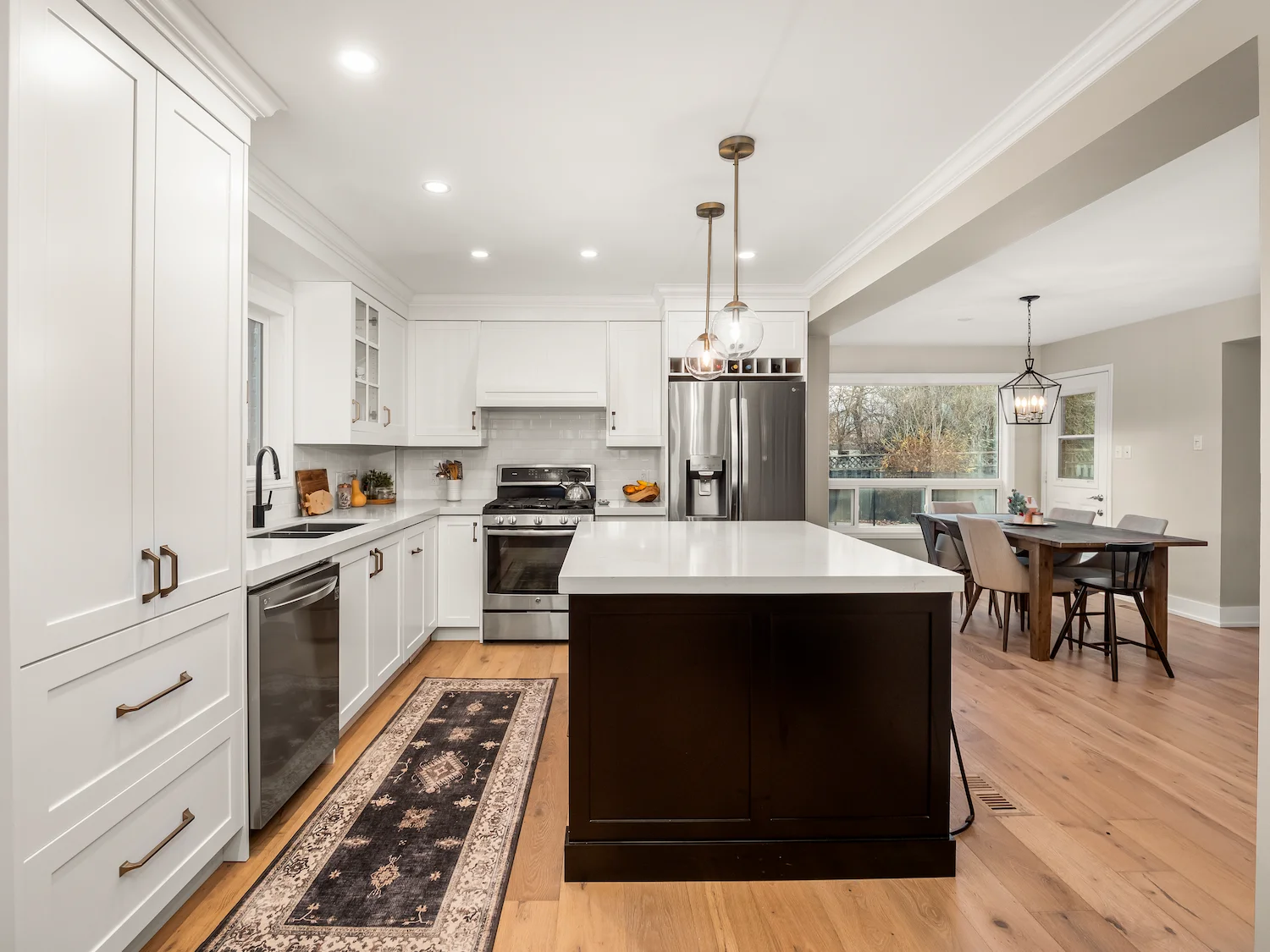 Custom Kitchen Cabinets